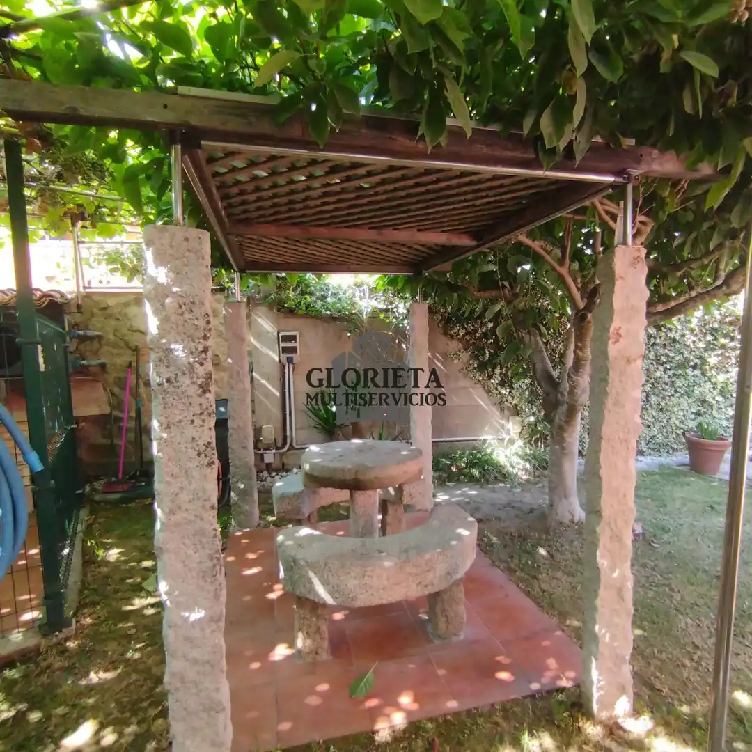 Jardí de Casa o xalet en venda en Vigo  amb Calefacció, Terrassa i Traster