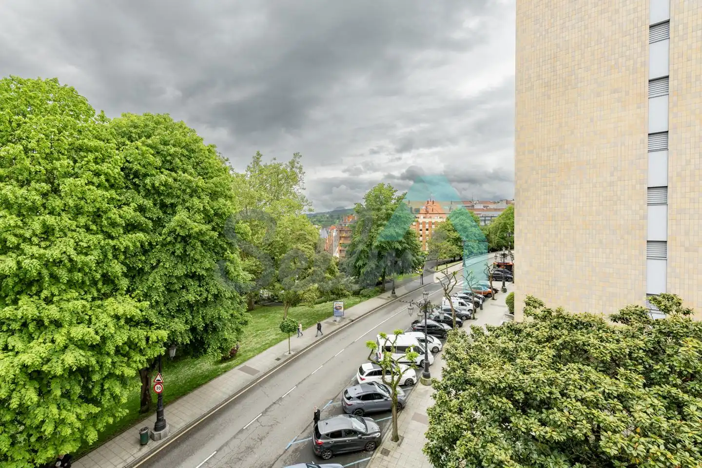 Außenansicht von Wohnung zur untervermieten in Oviedo  mit Heizung, Parkett und Möbliert