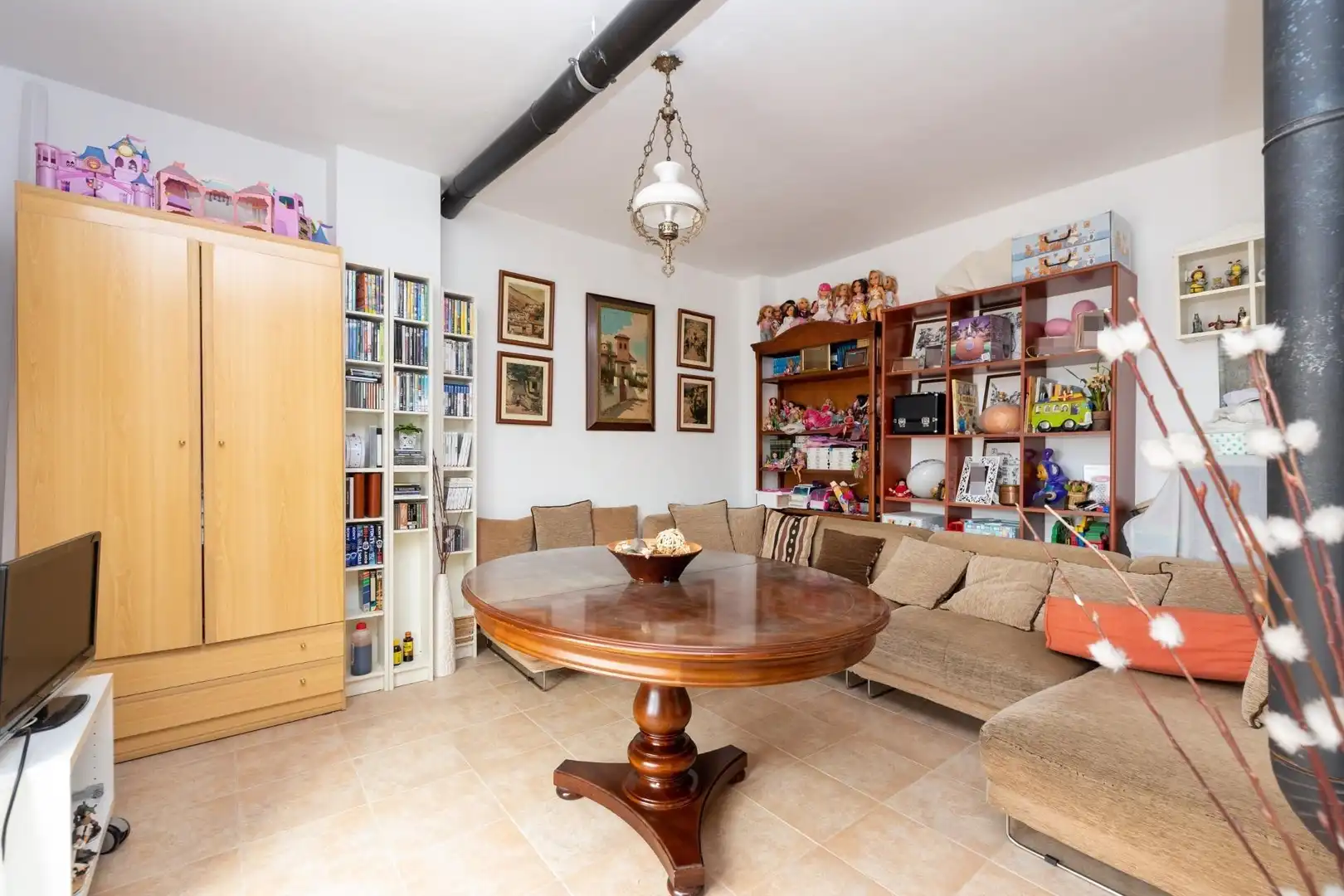 Living room of Houses for sale in Barrio de la Vega