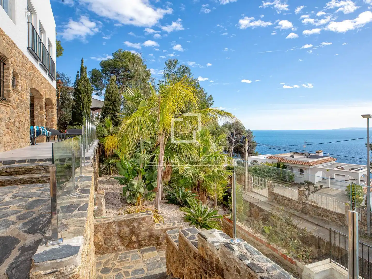 Vista exterior de Casa o xalet en venda en Roses amb Aire condicionat, Calefacció i Jardí privat
