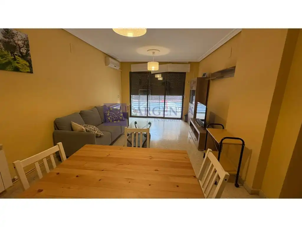 Vista exterior de Piso en venta en Cáceres con Aire acondicionado y Amueblado