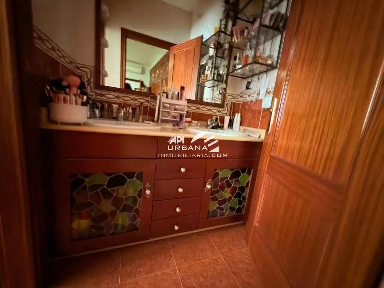 Baño de Piso en venta en Lucena con Aire acondicionado