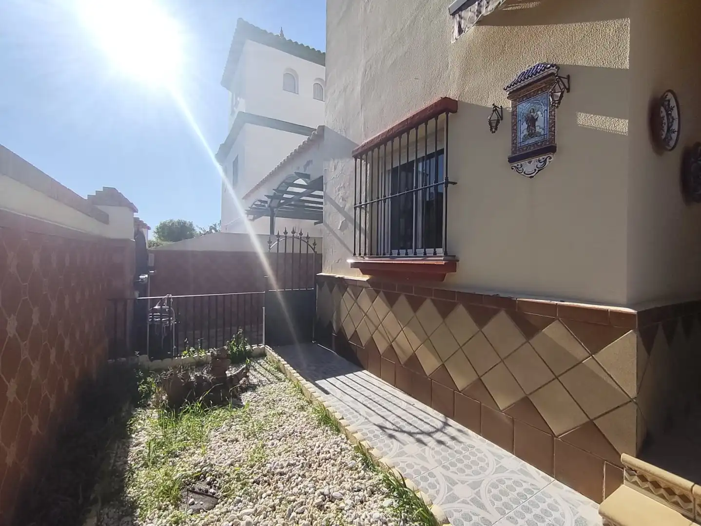Außenansicht von Haus oder Chalet zum Verkauf in Gines mit Klimaanlage, Heizung und Schwimmbad