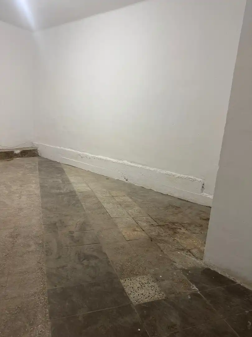 Local comercial en venda a Carrer de la Constitució, imagen 2