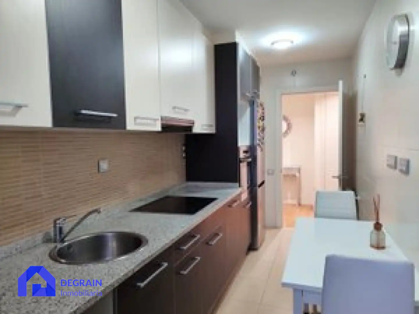 Küche von Wohnung zum Verkauf in Oviedo  mit Heizung, Privatgarten und Abstellraum