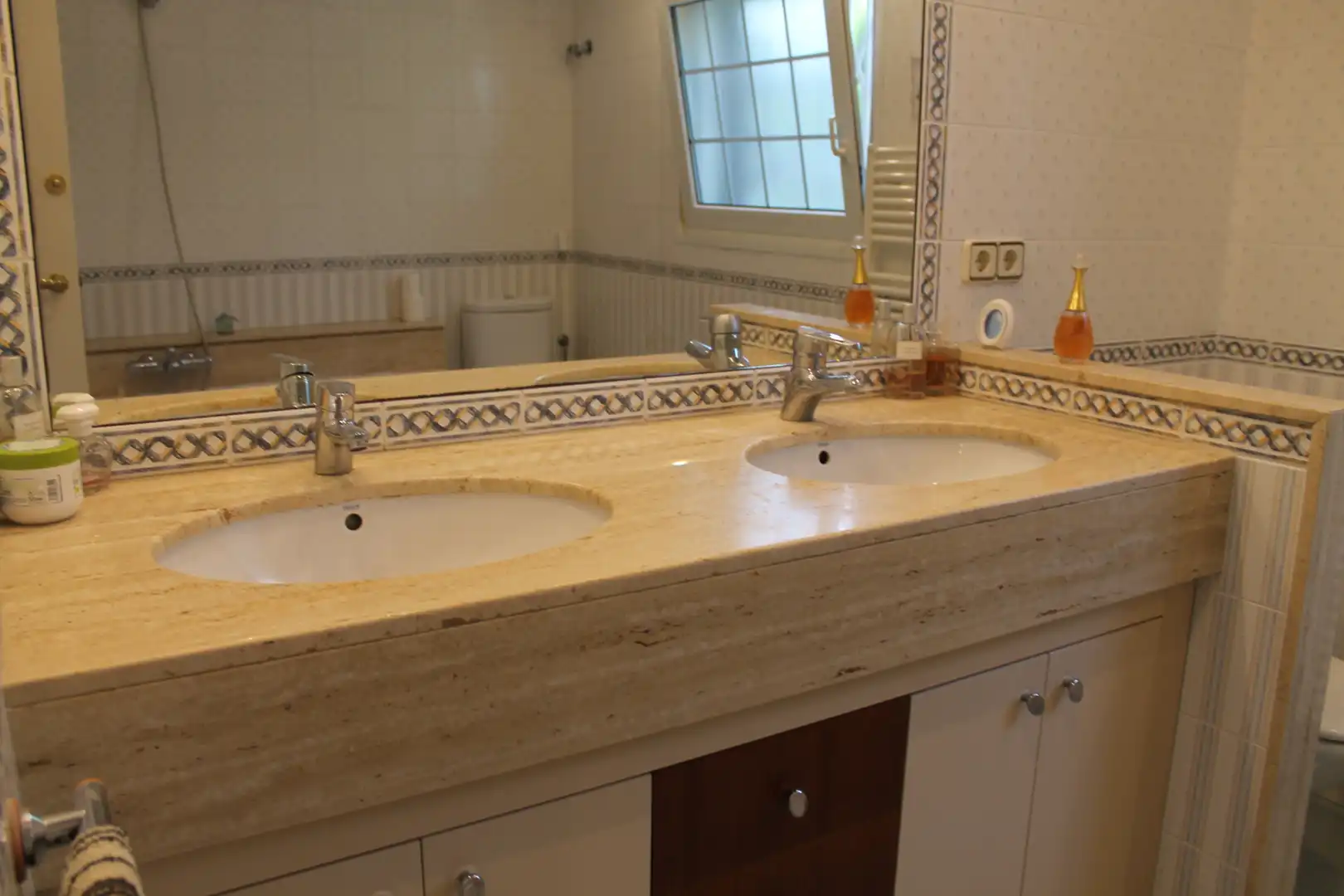 Baño de Casa o chalet en venta en Martorell con Aire acondicionado, Calefacción y Jardín privado