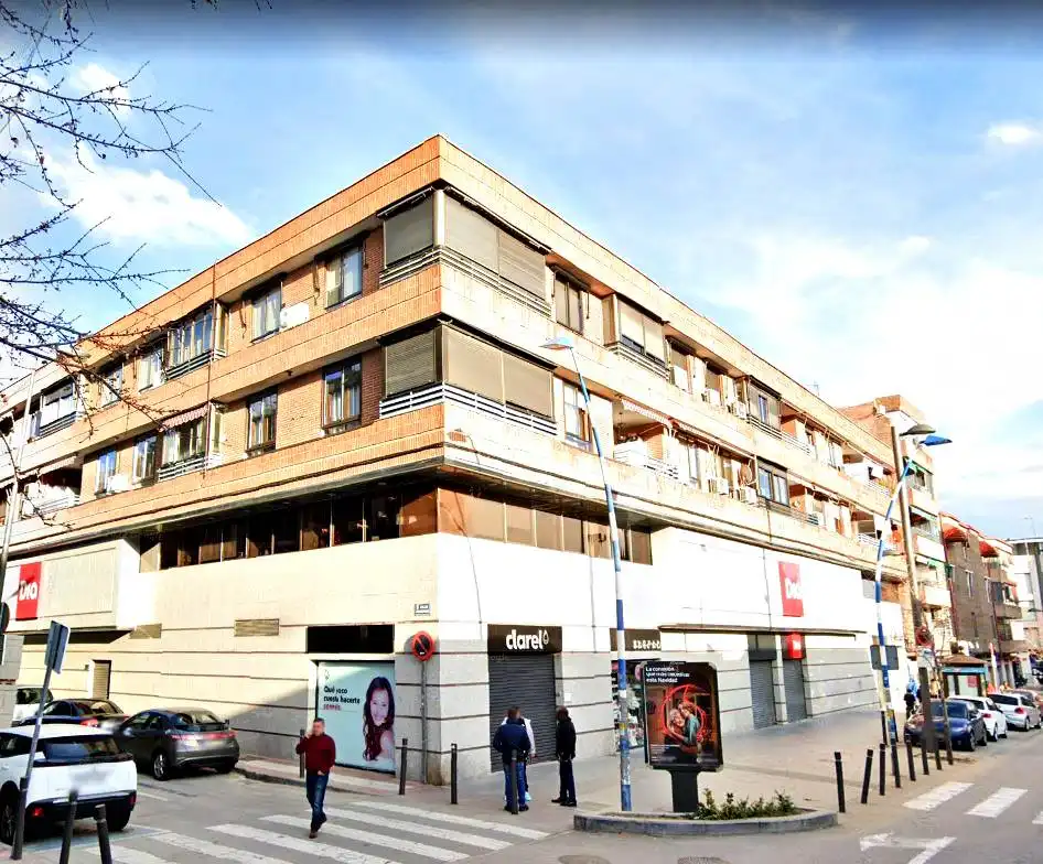 Local comercial de lloguer a Calle Ramon y Cajal