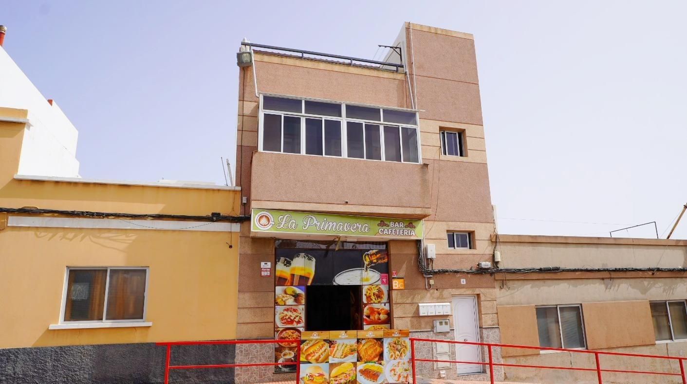 Vista exterior de Edifici en venda en Telde