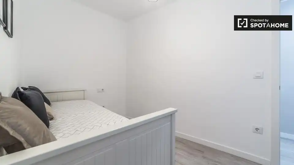 Bedroom of Flat for rent in Valencia  with Air Conditioner, Heating and Furnished