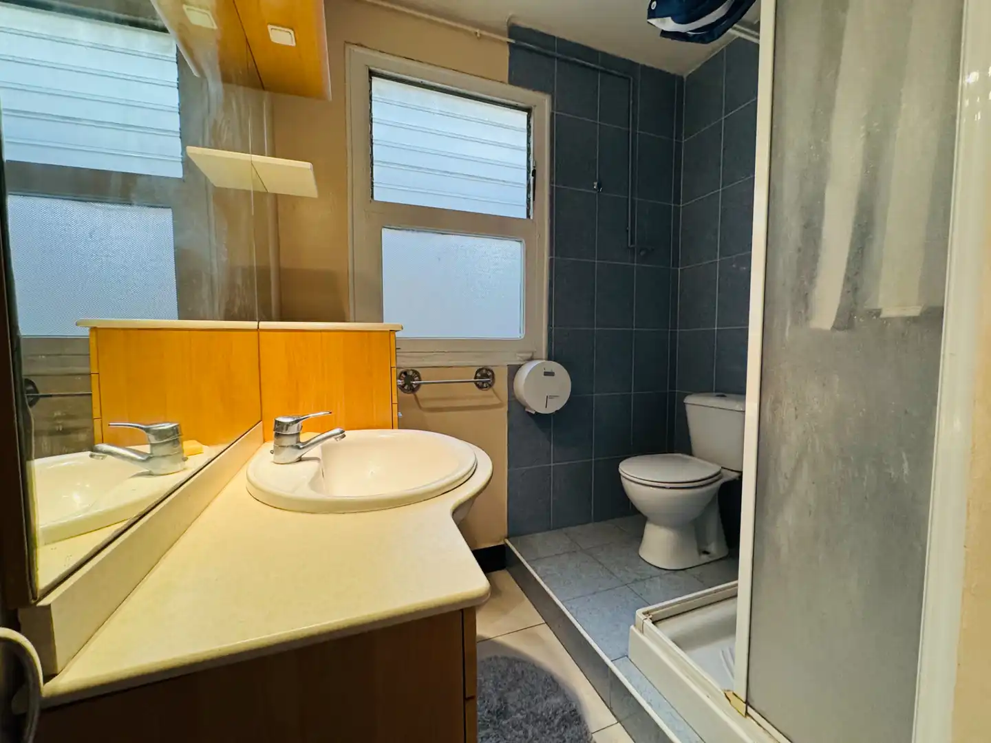 Badezimmer von Wohnung zum Verkauf in Figueres mit Heizung und Terrasse