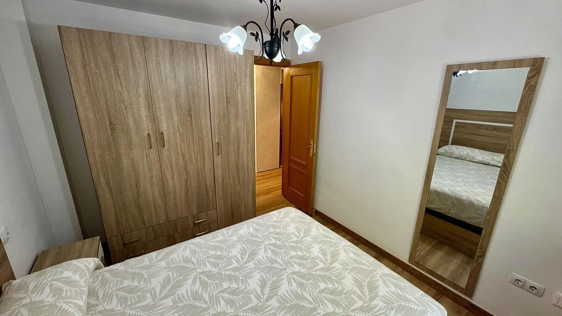 Bedroom of Flat for rent in Pinos Genil  with Air Conditioner, Heating and Furnished