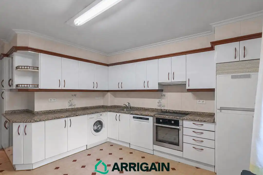 Cocina de Piso en venta en Donostia - San Sebastián  con Calefacción y Terraza