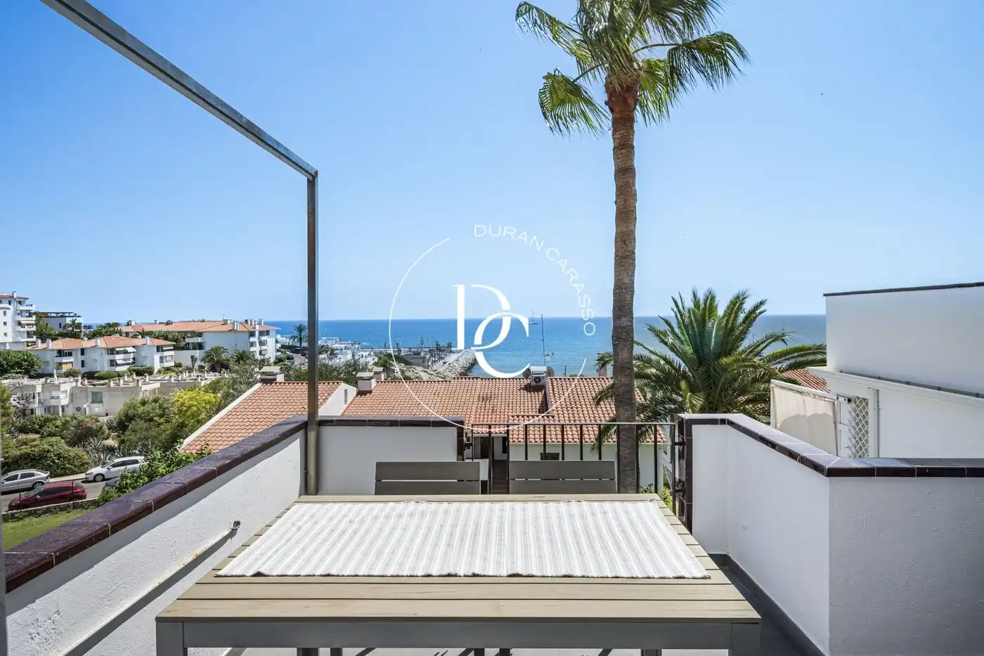 Terrasse von Maisonette zum Verkauf in Sitges mit Klimaanlage, Heizung und Privatgarten