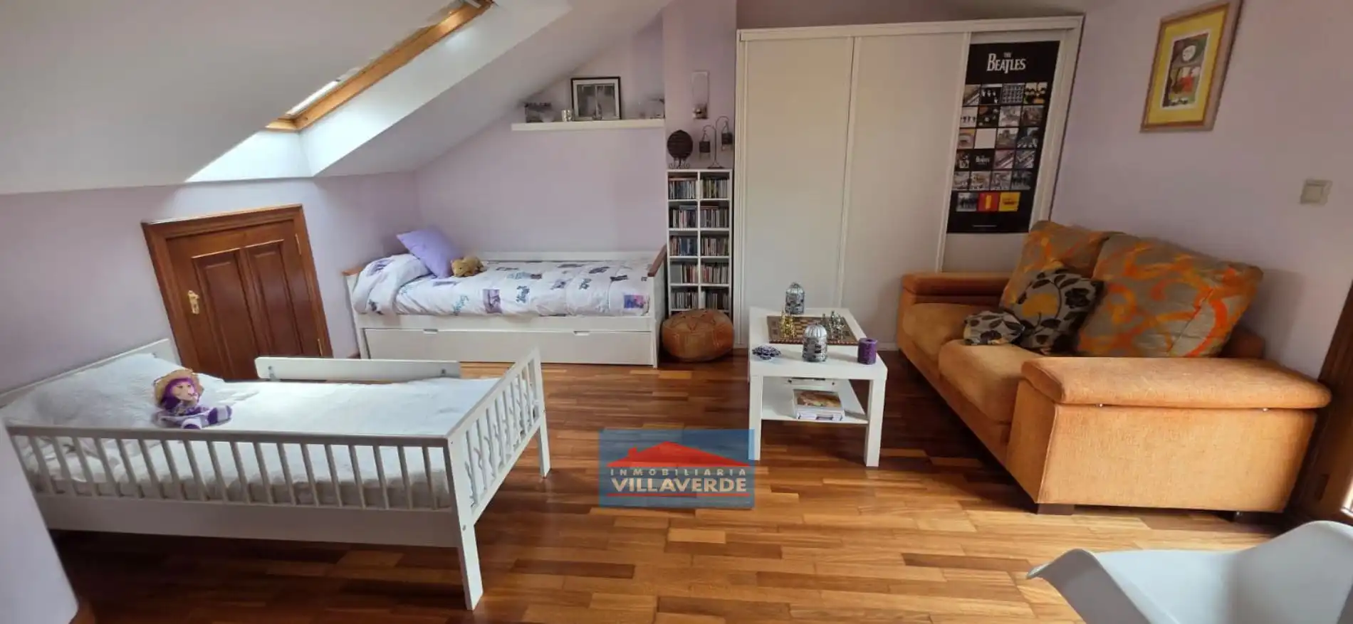 Habitación de Casa adosada en venta en Cangas  con Calefacción, Terraza y Trastero