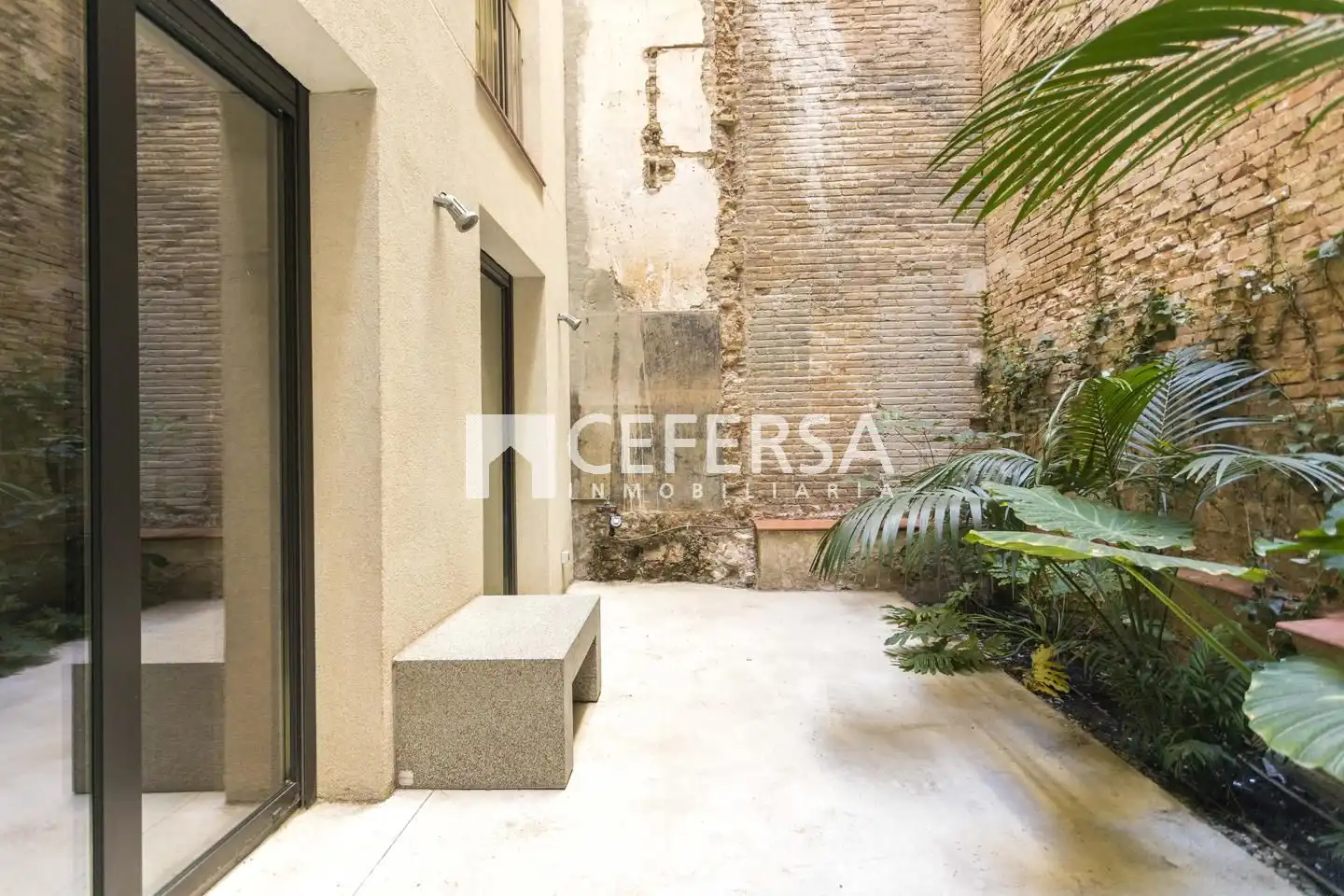 Planta baja en venta en Carrer de Sardenya, Sagrada Família