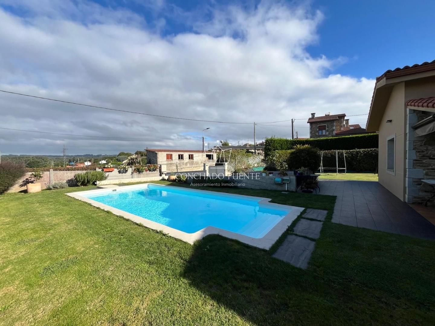 Piscina de Casa o chalet en venta en Betanzos con Jardín privado