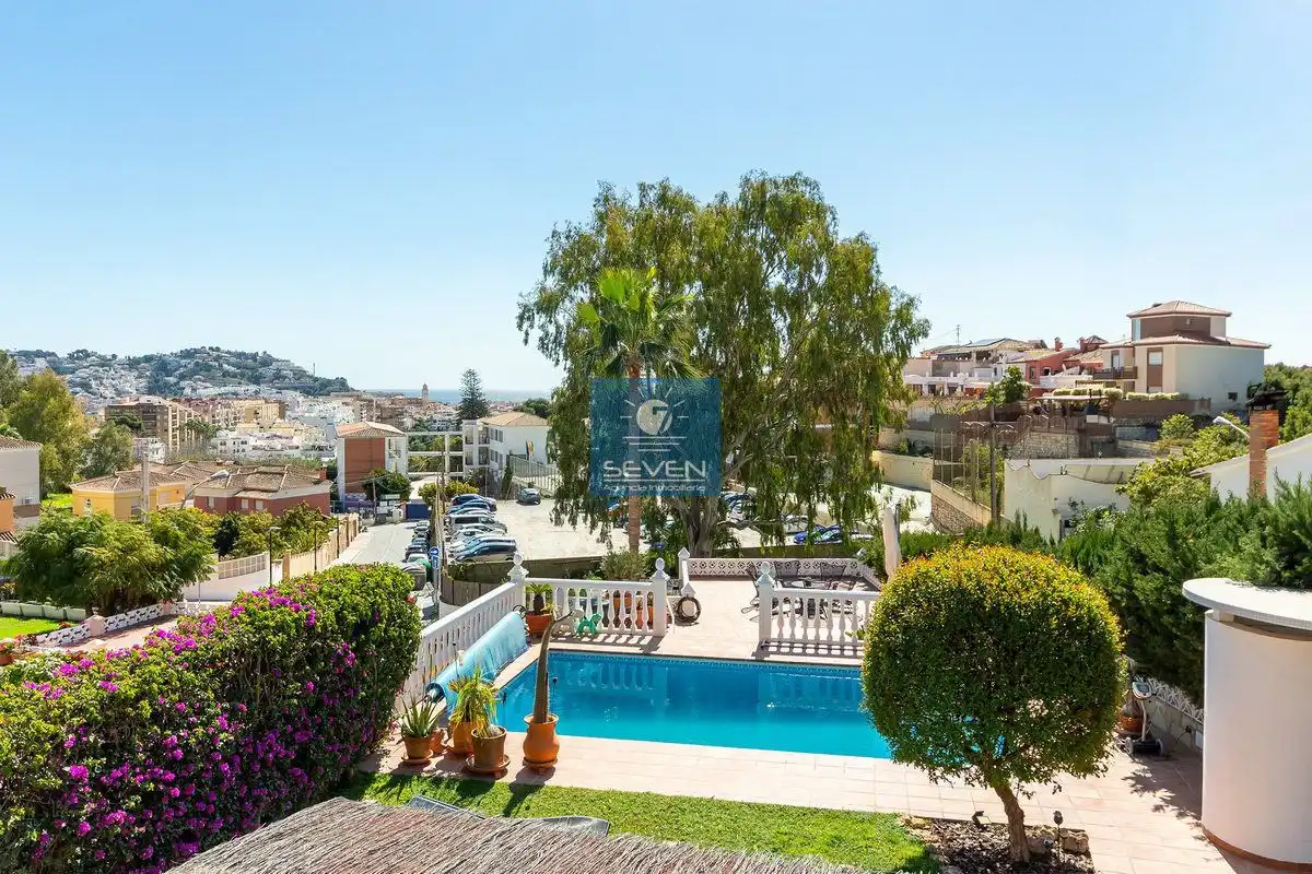 Swimming pool of Houses for rent in Almuñécar  with Air Conditioner, Heating and Private garden