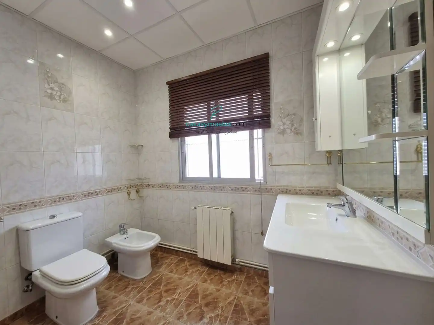Baño de Casa o chalet en venta en Torrelavit con Aire acondicionado, Calefacción y Jardín privado