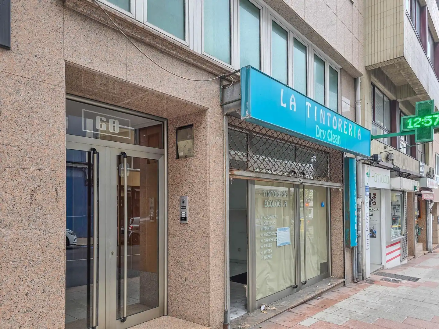 Vista exterior de Local en venta en A Coruña Capital 