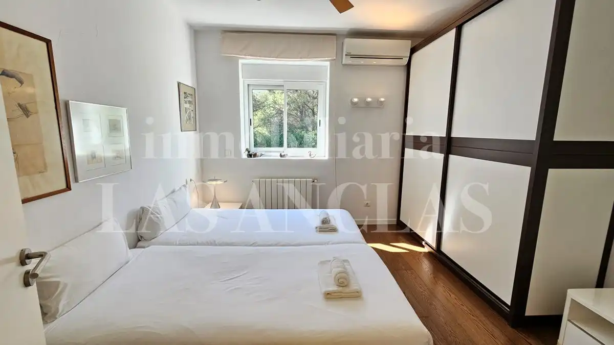 Dormitori de Finca rústica en venda en Santa Eulària des Riu amb Aire condicionat, Calefacció i Parquet
