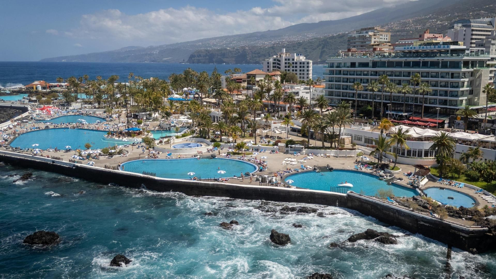 Vista exterior de Estudi en venda en Puerto de la Cruz amb Terrassa i Balcó