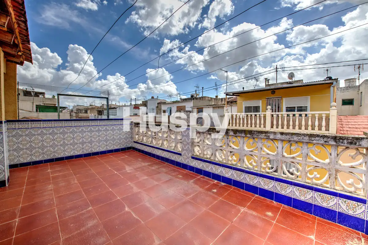 Maison mitoyenne avec terrasse à vendre à Calle Santander
