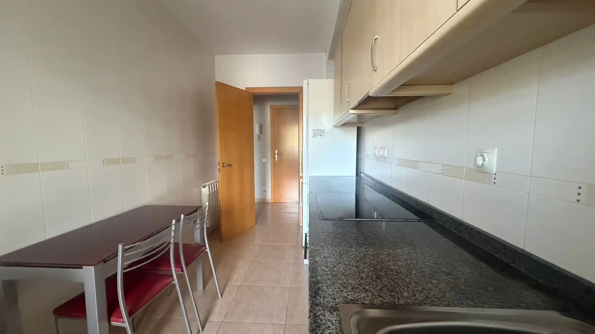 Küche von Wohnung zum Verkauf in Sant Celoni mit Heizung und Ofen