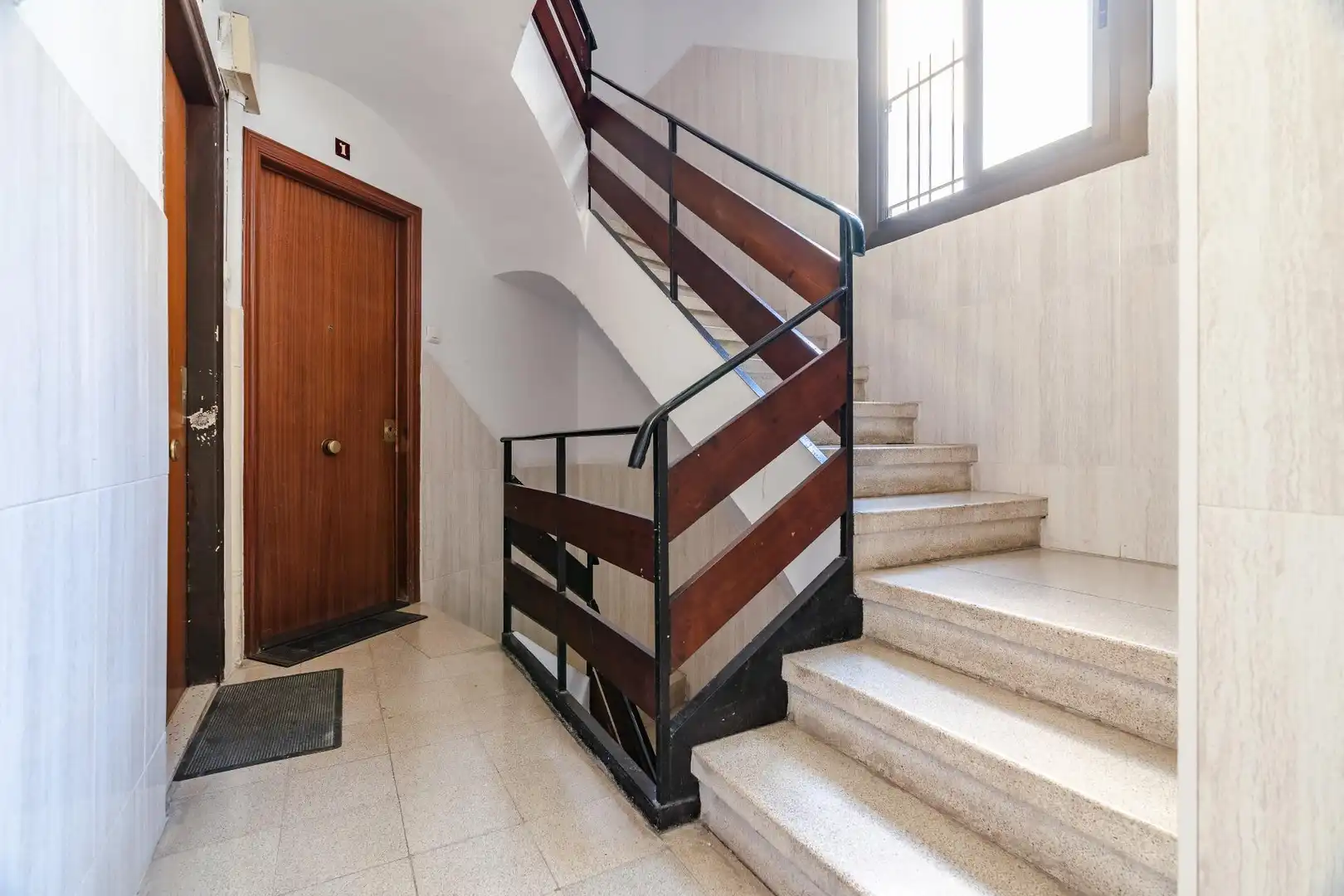 Wohnung zum Verkauf in Tarragona mit Klimaanlage und Balkon