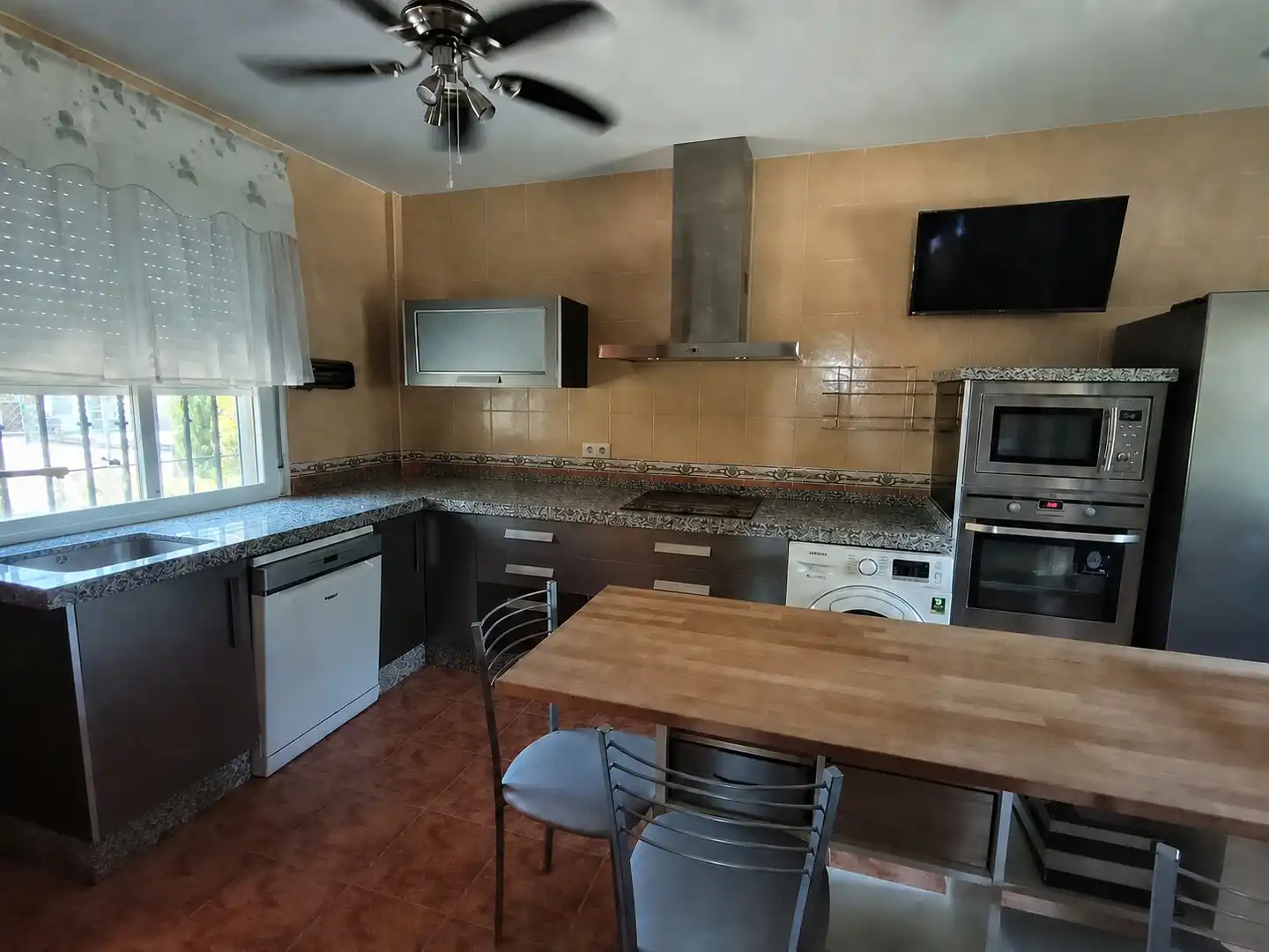 Cocina de Casa o chalet en venta en La Carlota con Aire acondicionado, Jardín privado y Terraza