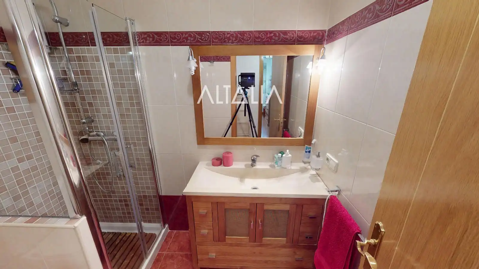 Habitación de Casa adosada en venta en Cuenca con Calefacción, Piscina y Piscina comunitaria