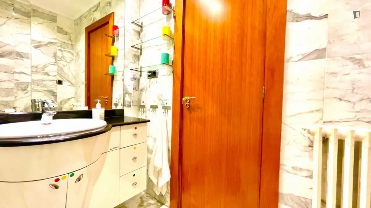 Room in Sabino Arana - Jesuitas