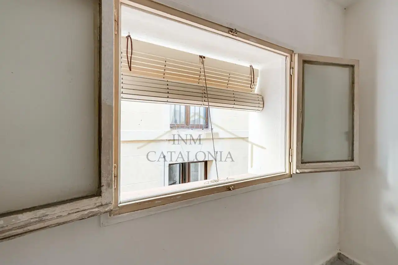 Bedroom of Flat for sale in Barcelona  with Alarm