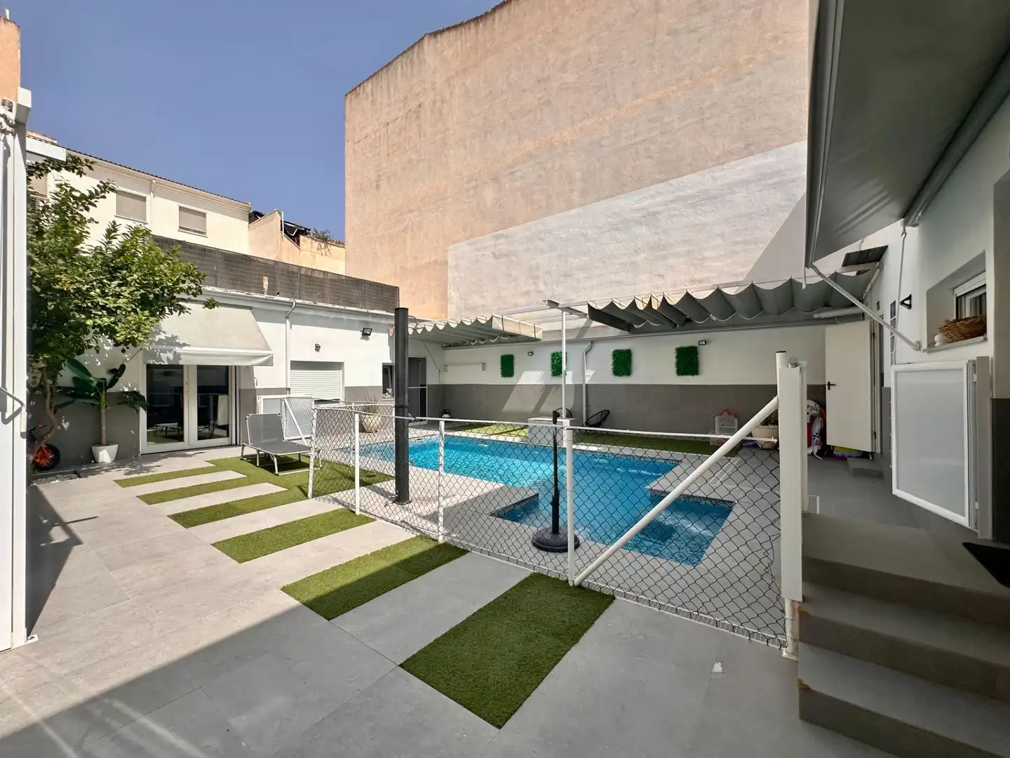 Piscina de Casa o chalet en venta en Churriana de la Vega con Aire acondicionado, Calefacción y Jardín privado