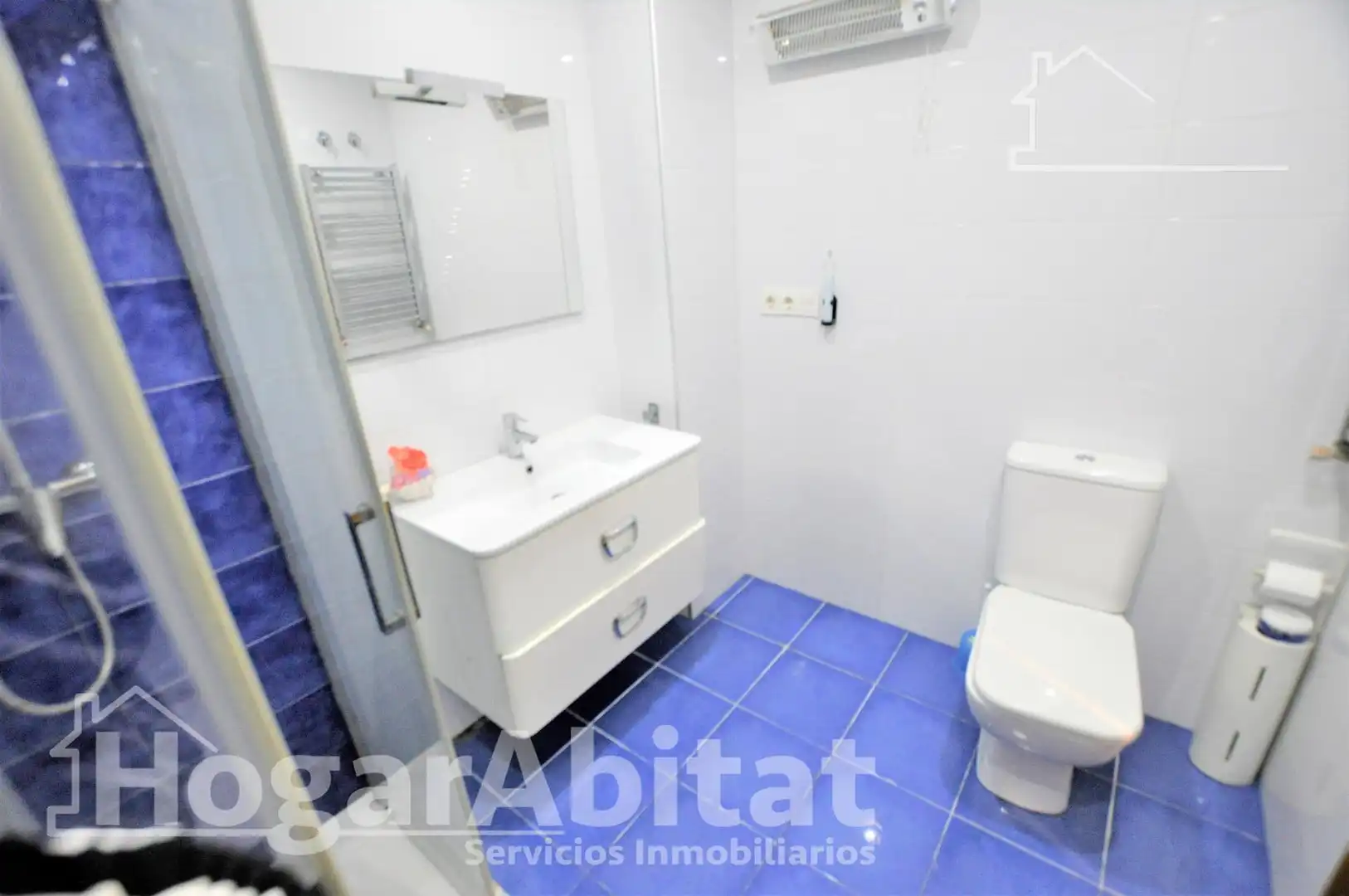 Badezimmer von Wohnung zum Verkauf in Valencia mit Klimaanlage, Heizung und Terrasse