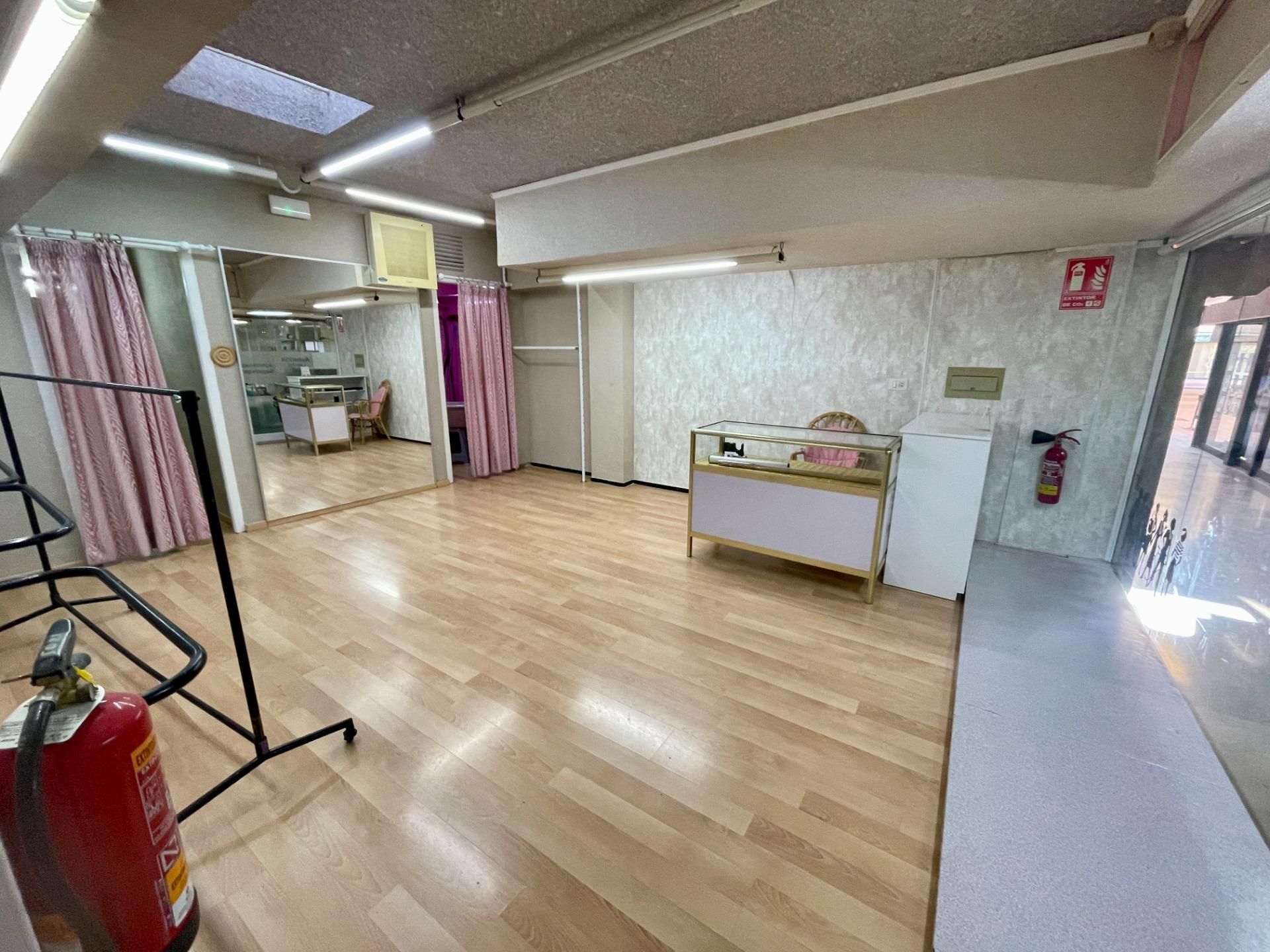Premises for sale in Benicarló  with Furnished
