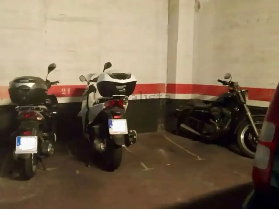 Parkplatz von Garage zur Miete in Barcelona