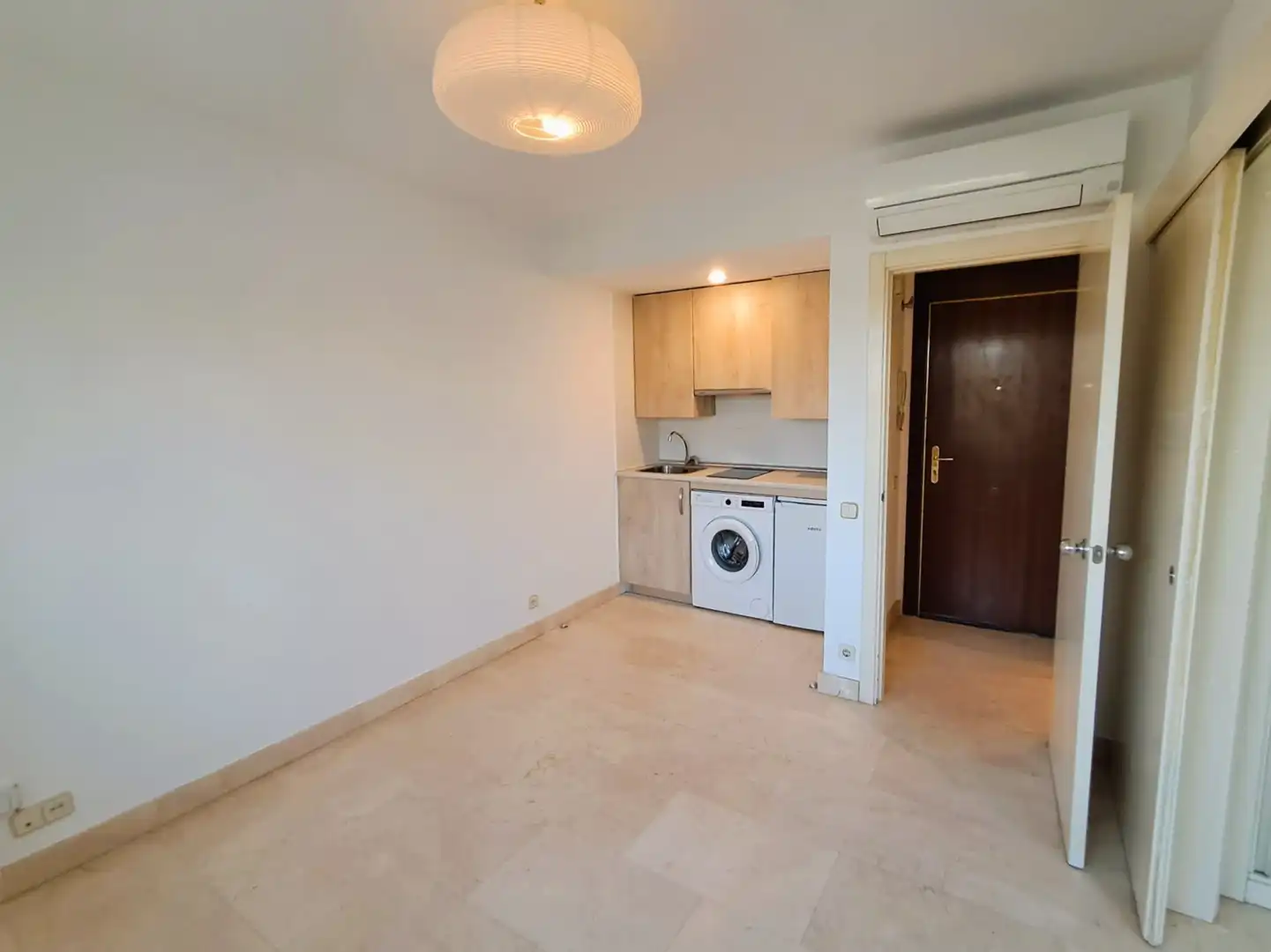 Kitchen of Apartments for rent in Madrid  with Air Conditioner, Heating and Storage room