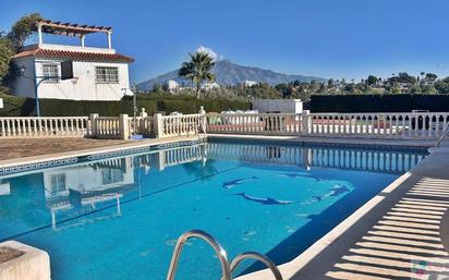 Piscina de Casa adosada en venda en Estepona amb Terrassa i Piscina comunitària