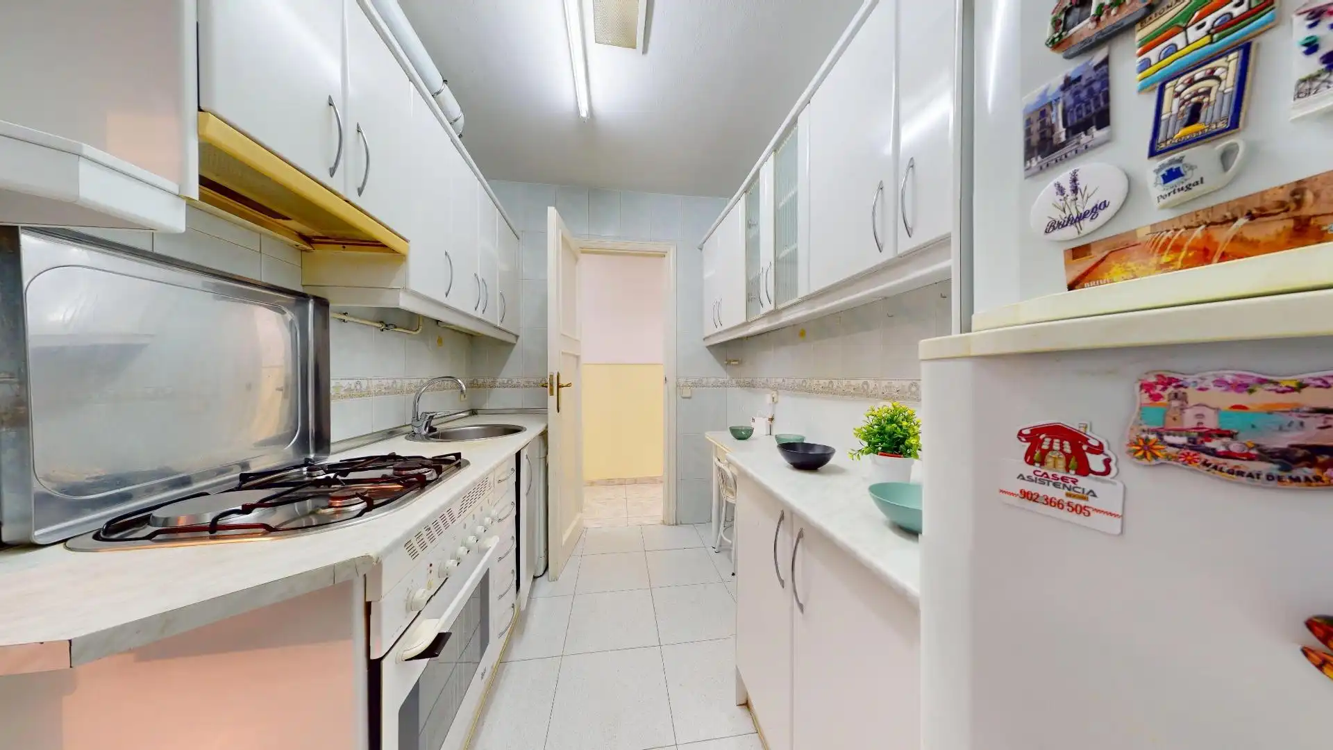 Cuina de Planta baixa en venda en Madrid amb Calefacció