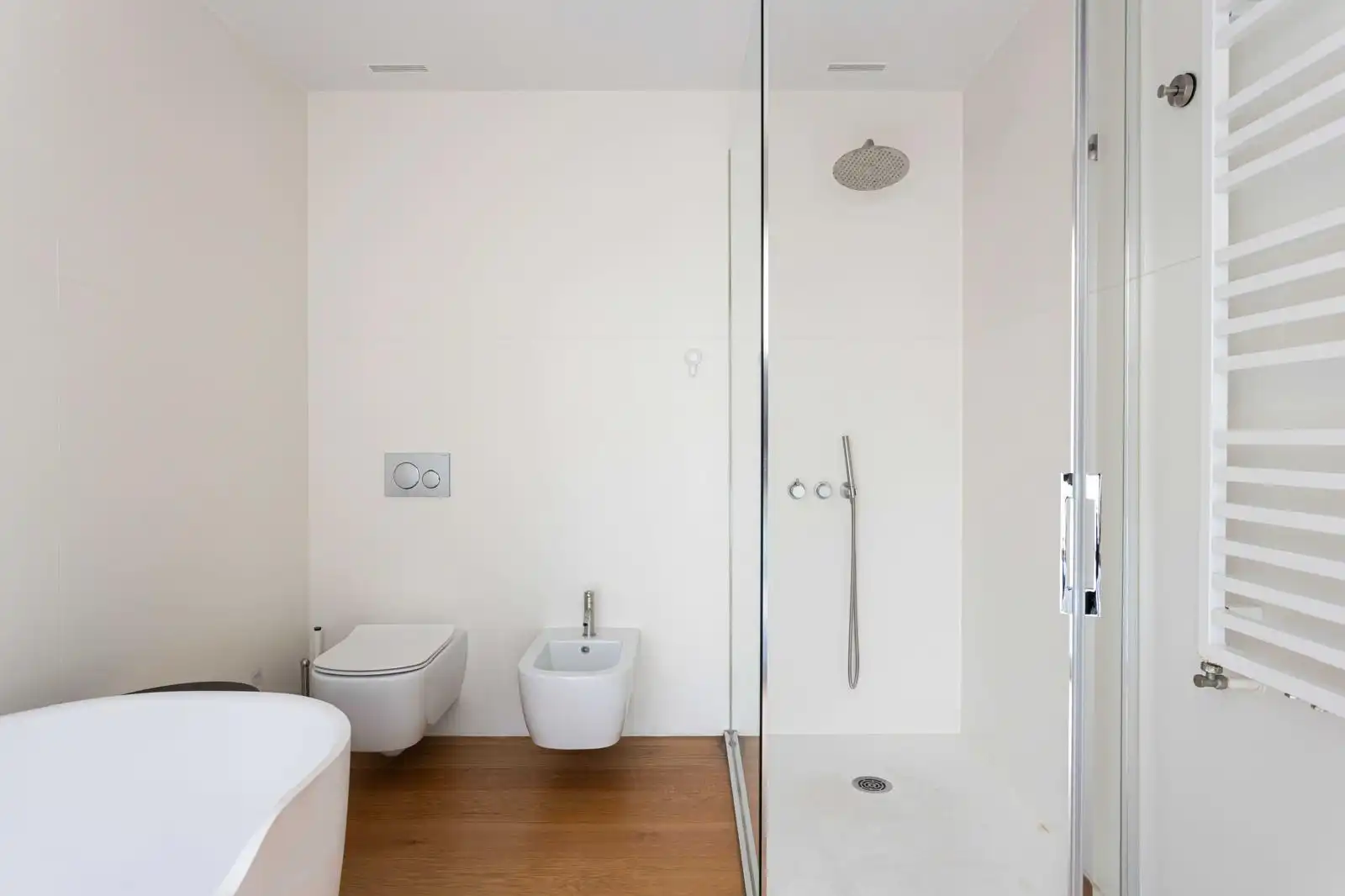 Badezimmer von Wohnung zur Miete in Barcelona mit Klimaanlage, Heizung und Terrasse
