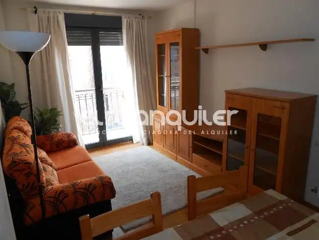 Living room of Flat for rent in Madrid  with Parquet flooring, Furnished and Washing machine