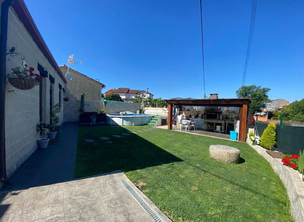 Garden of House or chalet for sale in Vilagarcía de Arousa  with Air Conditioner, Private garden and Storage room