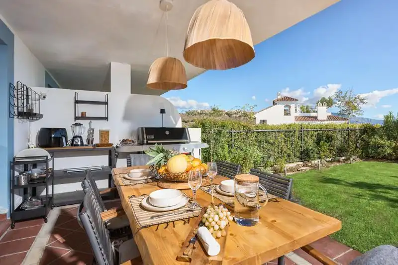 Terrace of Ground floor for rent in Benahavís  with Air Conditioner, Private garden and Terrace