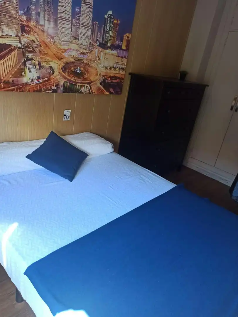 Room in N/A, Las Águilas