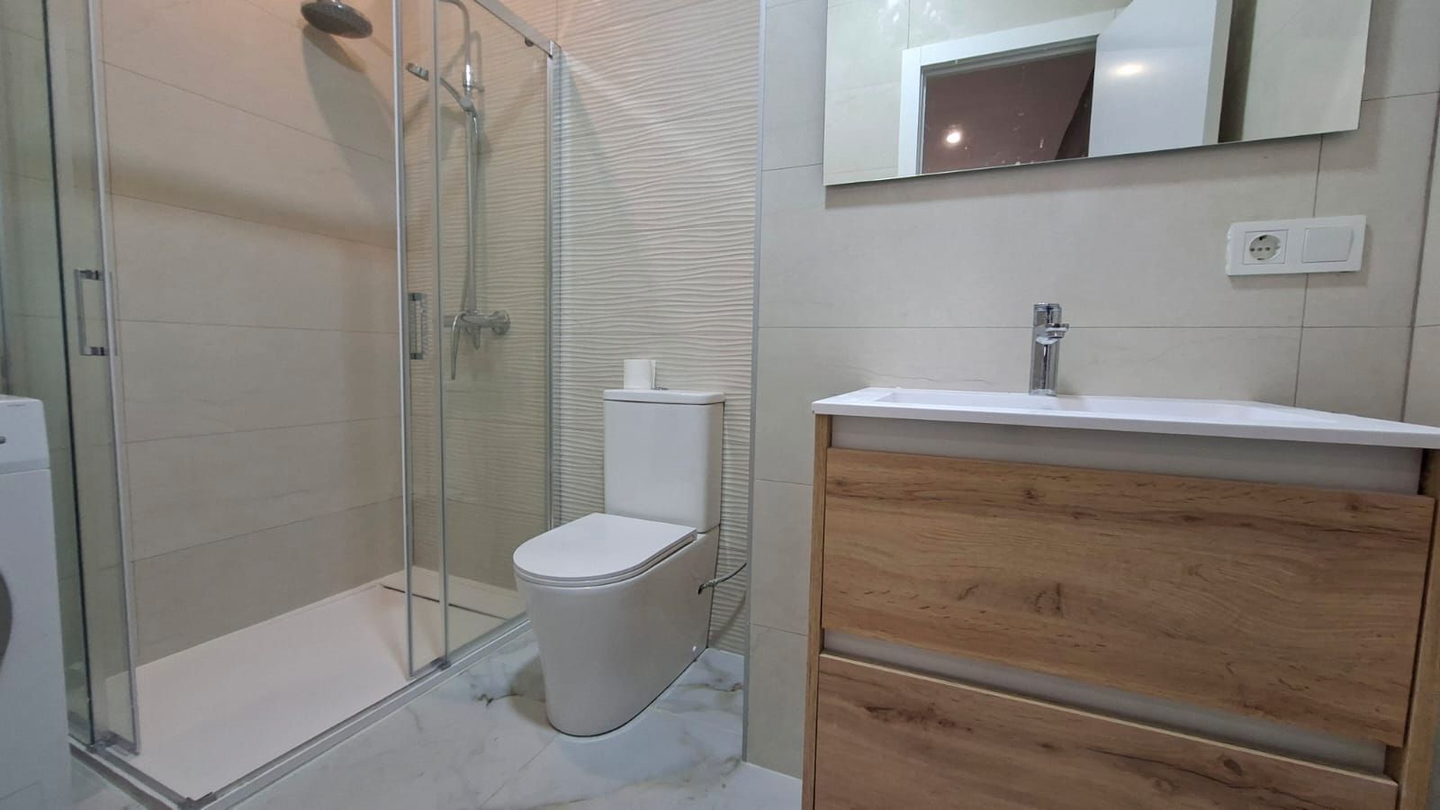 Study for sale in Calle Jacinto Benavente, Norte