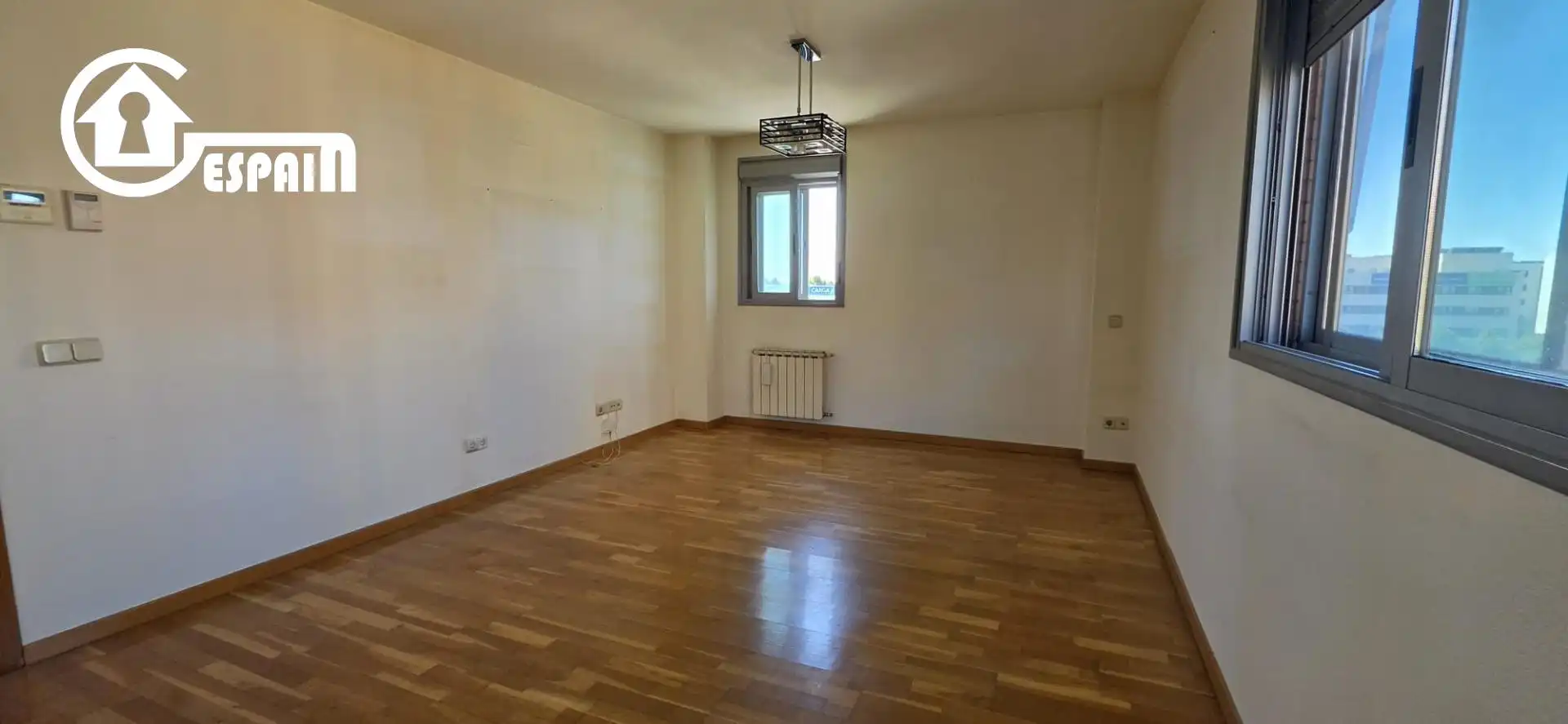 Wohnzimmer von Wohnung zum Verkauf in Madrid mit Klimaanlage, Heizung und Privatgarten