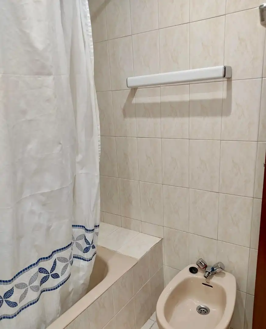 Bany de Pis en venda en Canfranc amb Calefacció, Parquet i Terrassa