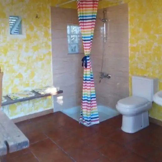 Bany de Finca rústica en venda en Valdepeñas amb Aire condicionat, Calefacció i Jardí privat