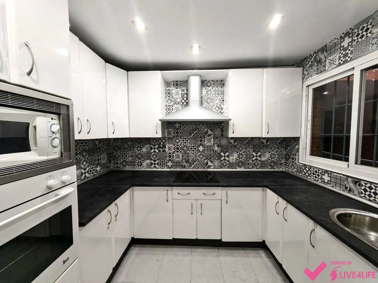 Küche von Maisonette zur Miete in Sevilla mit Klimaanlage, Terrasse und Möbliert