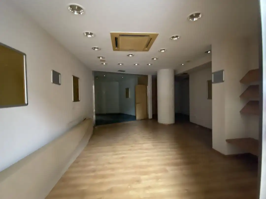 Local comercial en venda a Txirrita Bertsolaria PasealeKua, imagen 4